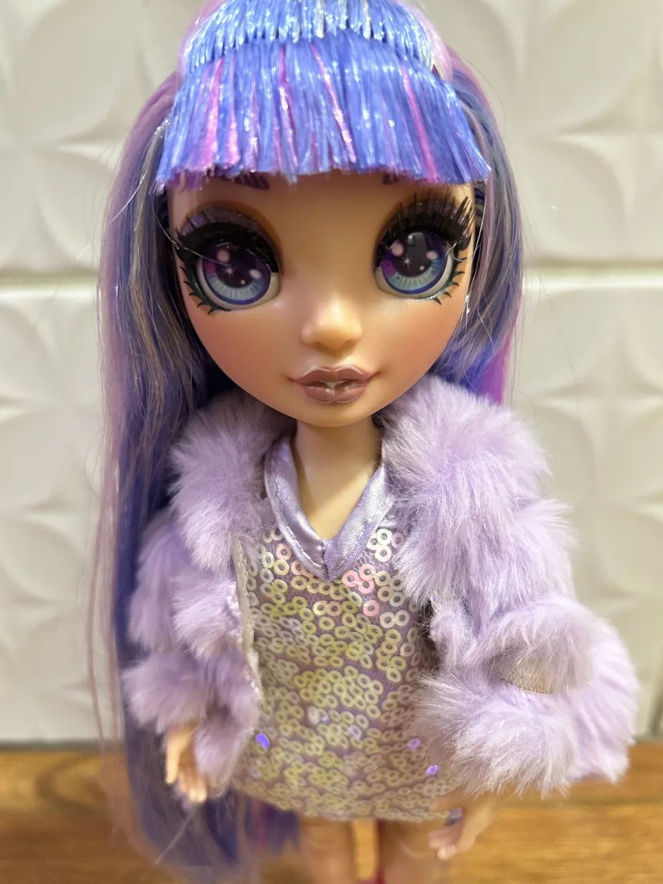 Rainbow High Violet  - Foto 4