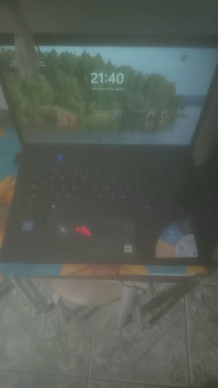 Estou vendo um computador zero!