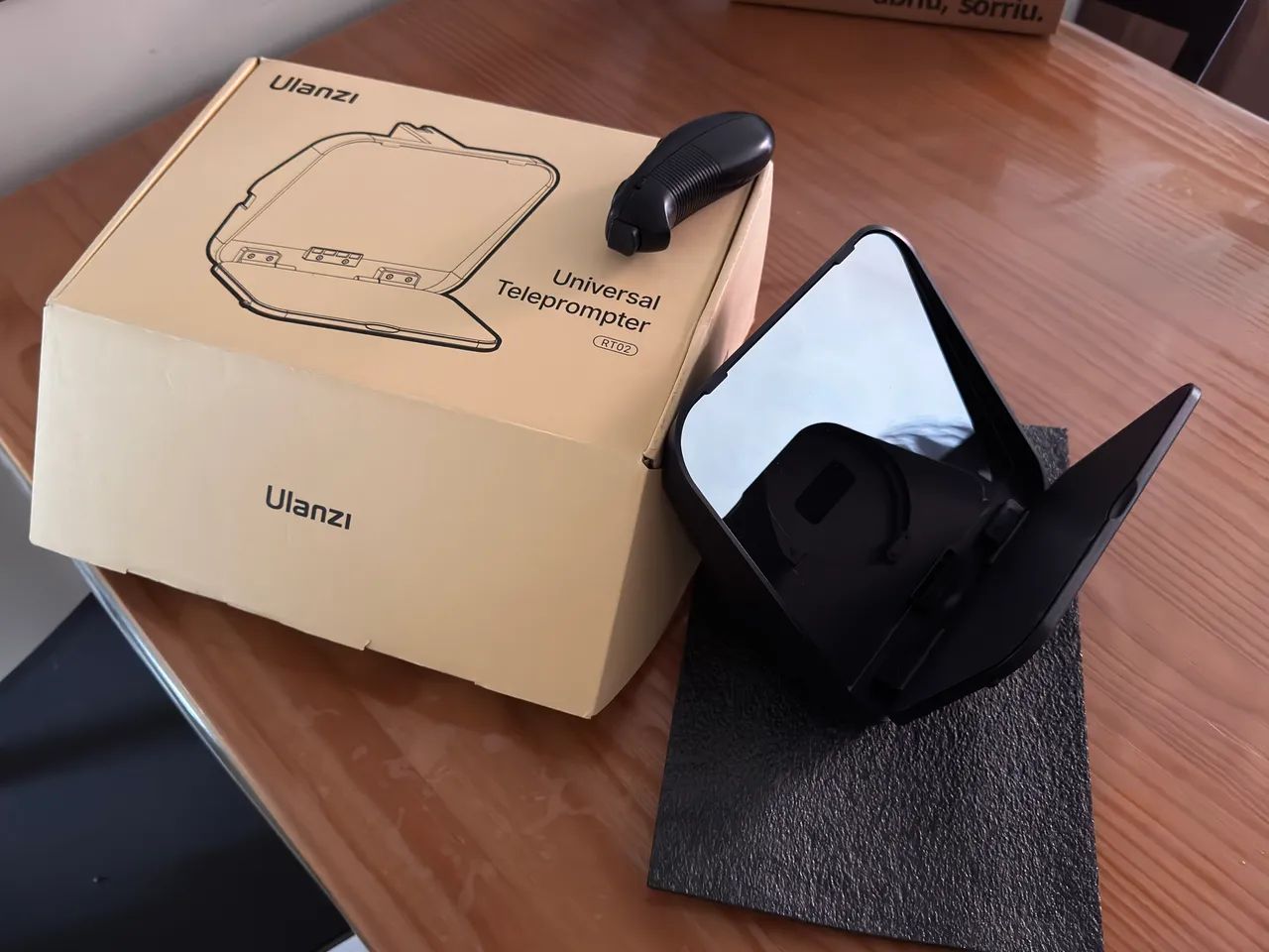 Teleprompter Ulanzi RT 02 - Celular, Câmera, Tablet e Notebook 