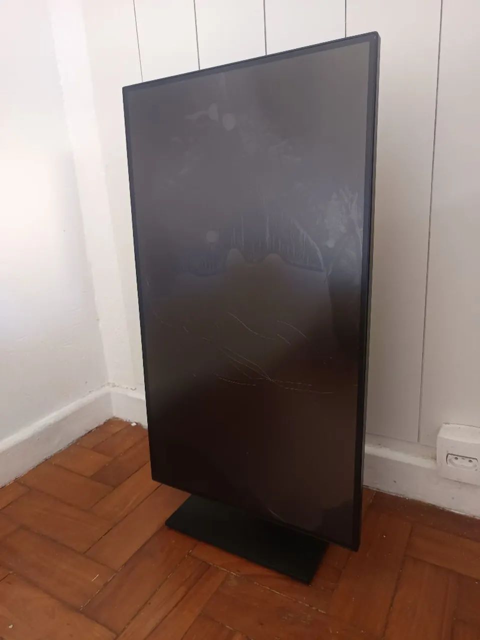 Monitor Pichau 27" 2K IPS - Tela Quebrada (ótimo para peças/base) - Foto 4