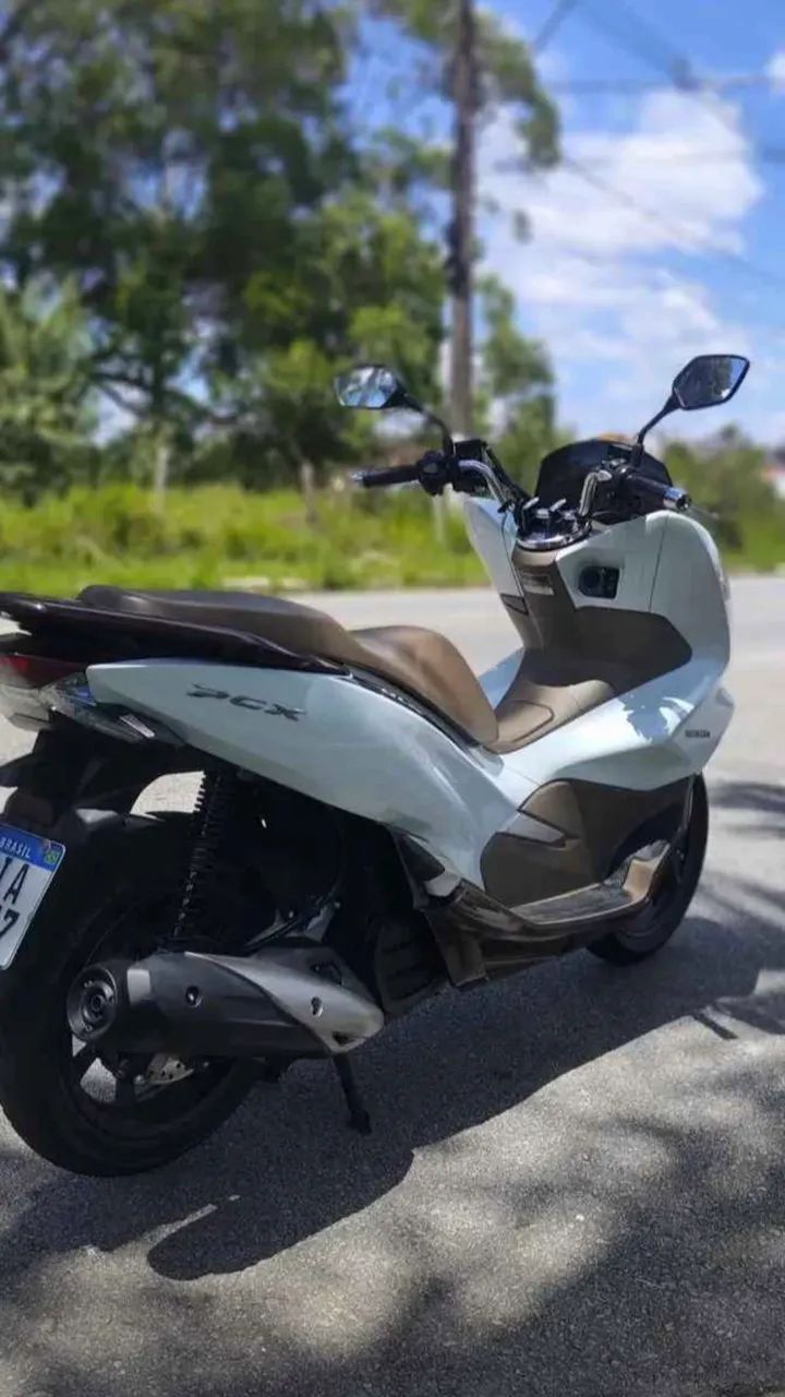 PCX DLX 2021