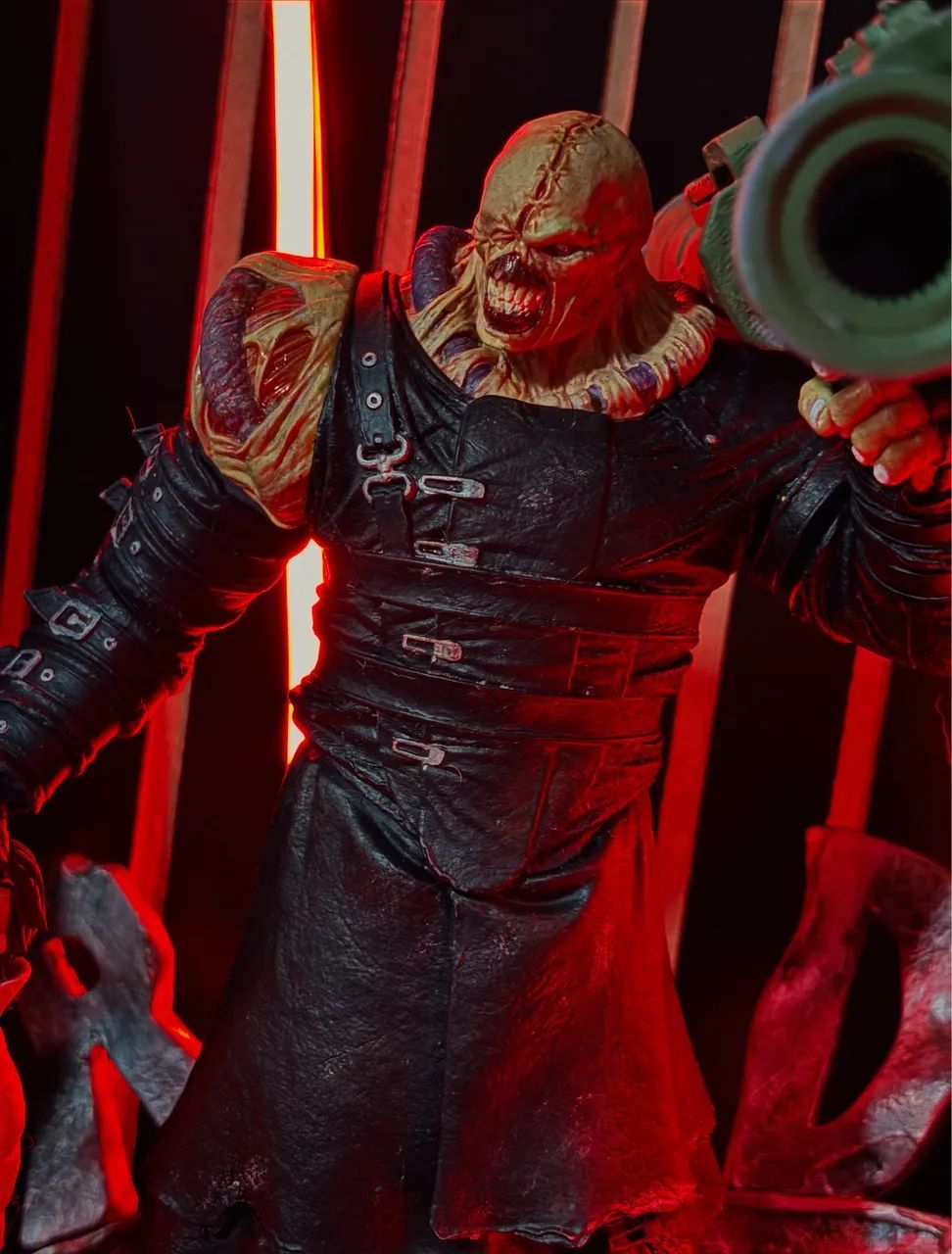 NEMESIS ACTION FIGURE DE RESINA  - Foto 2