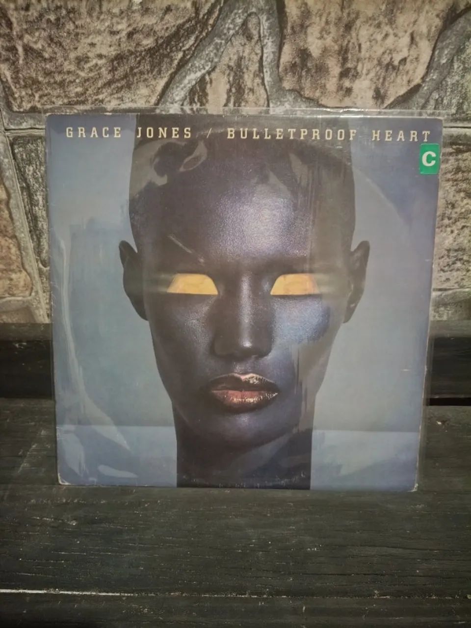 Vinil Grace Jones Bulletproof Heart Impecável
