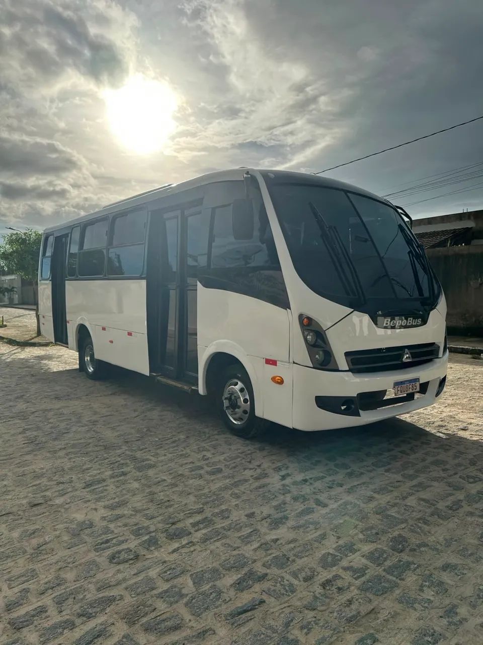 Micro ônibus ano 2015 - Foto 5