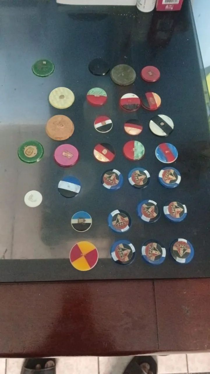 Peças de galalite