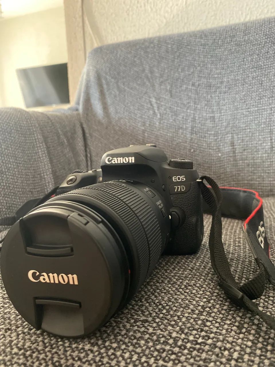 Câmera canon 77D muito nova