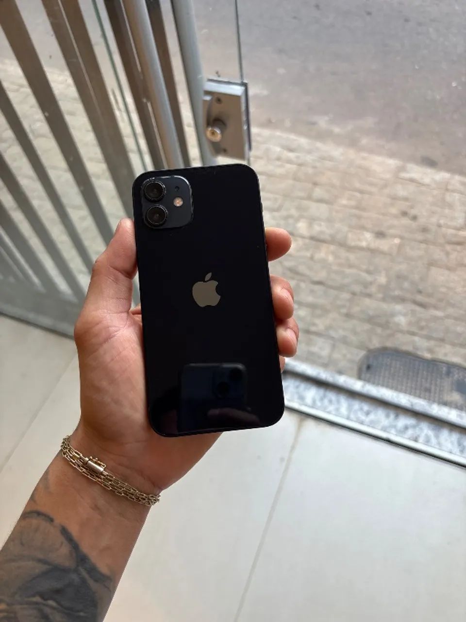 Vendo iPhone 12 64 GB semi novo 