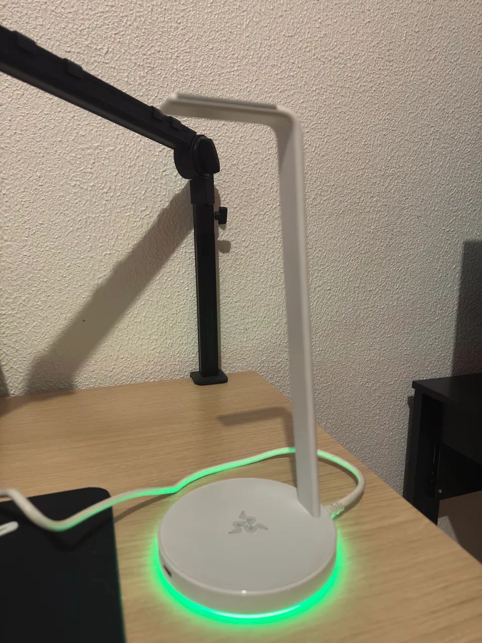 Razer Base Station V2 Chroma Mercury - Foto 3