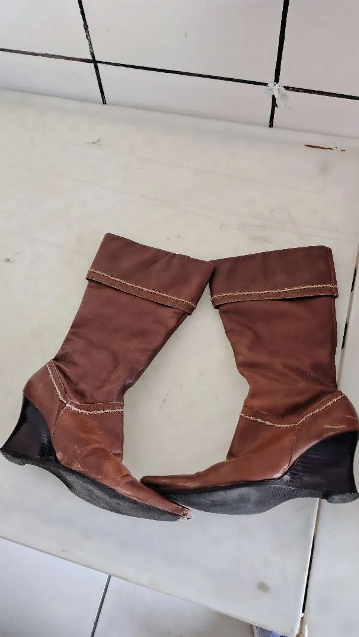 Bota couro cano longo Maron 36 