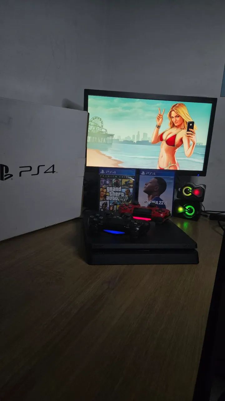 Playstation 4 - 2 jogos e 2 controles - Foto 2