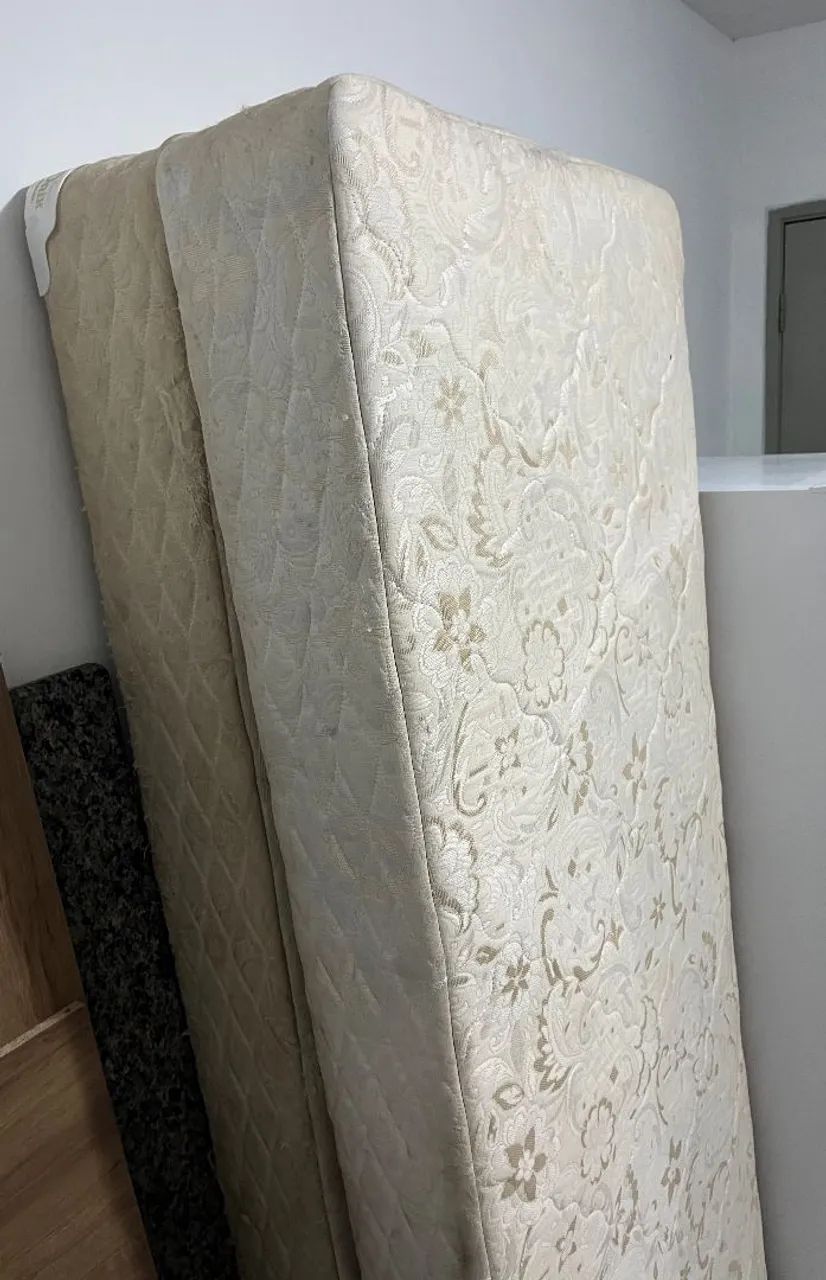Cama/colchão Onix Versailles solteiro
