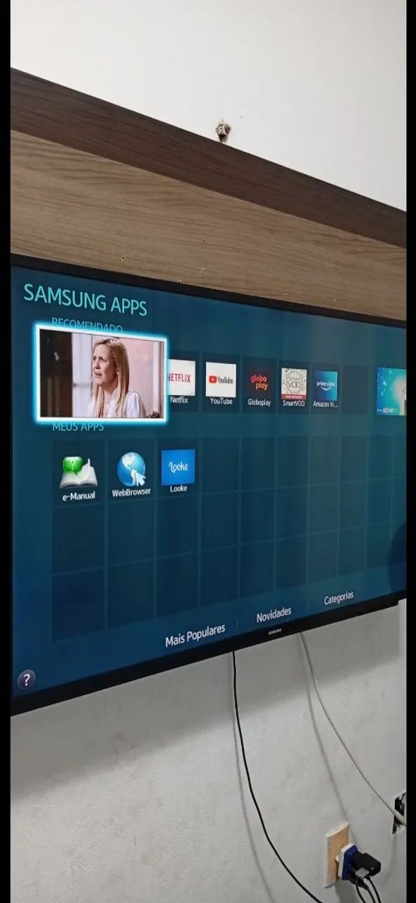 Vendo essa tv da marca Samsung de 50 polegadas SMART  - Foto 3