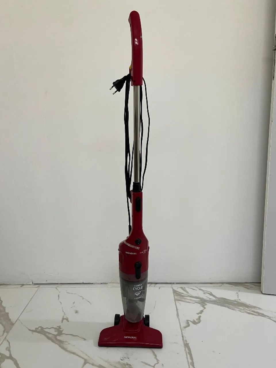 Aspirador de pó  R$130