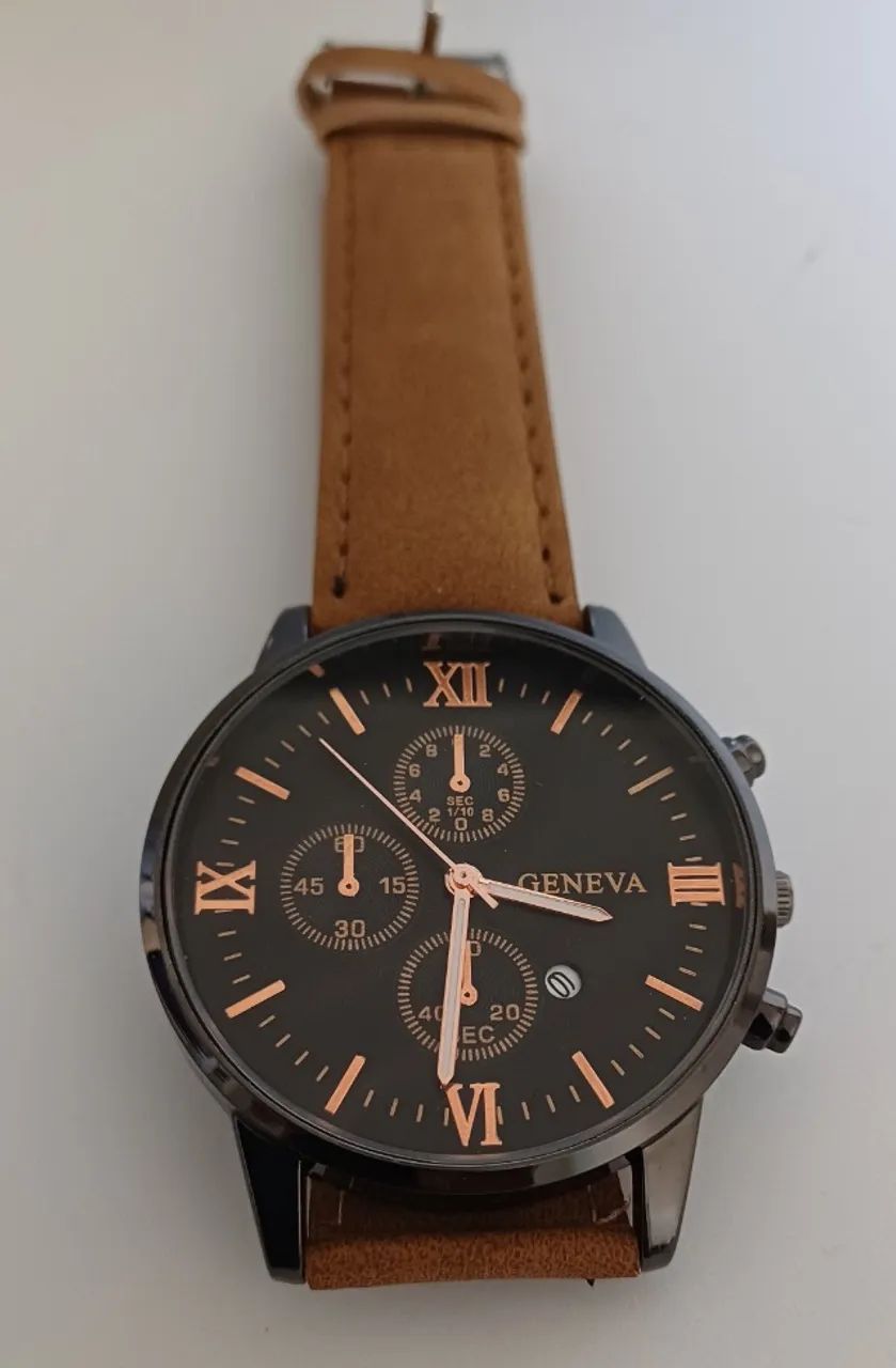 Relógio Geneva fundo preto, pulseira marrom - Foto 2