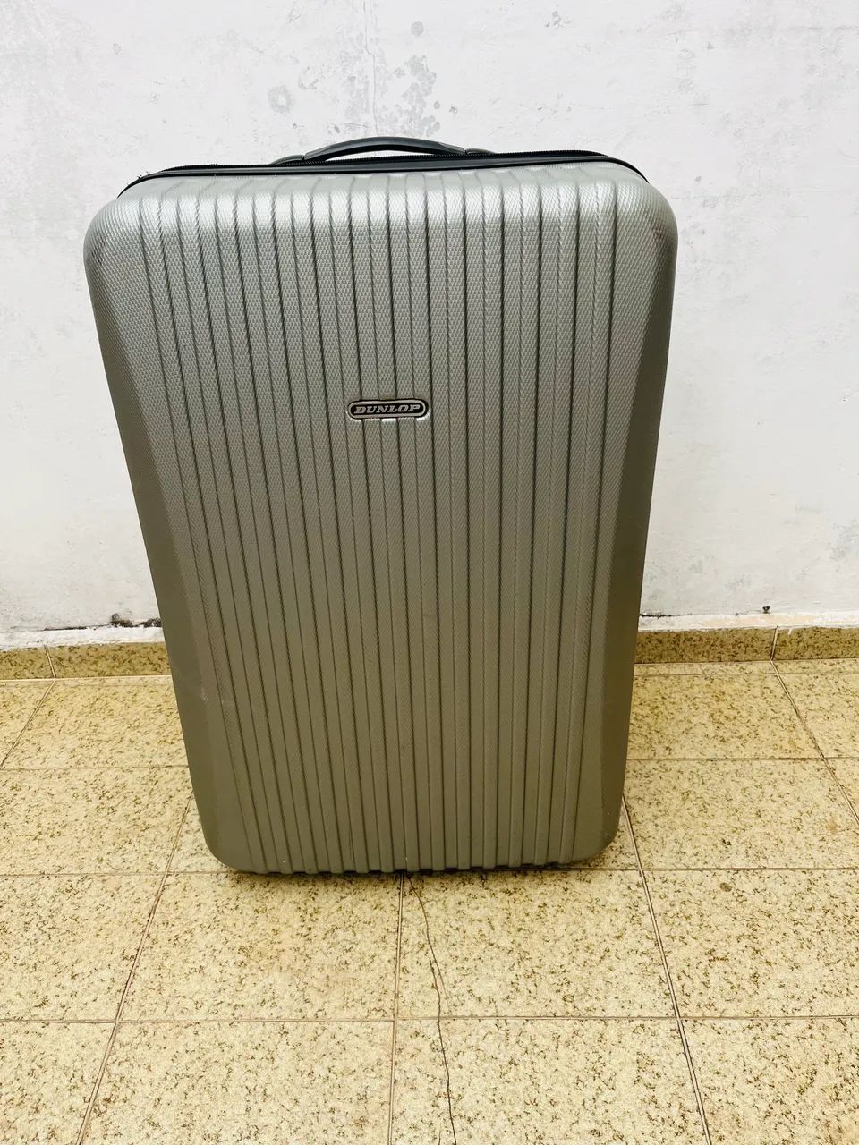 Mala metalizada com rodinhas revestimento interno.  - Foto 4
