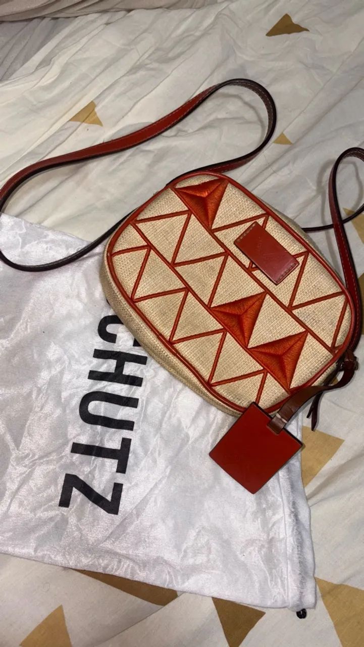 Bolsa Schutz triangle 