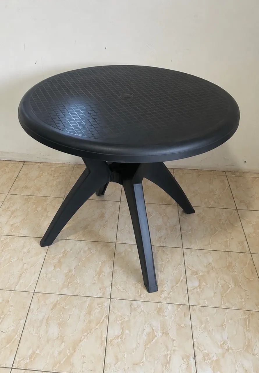 Mesa desmontável em polipropileno