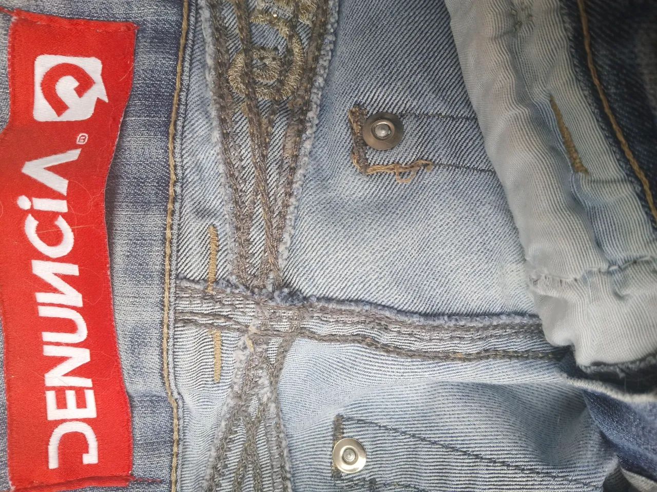 Calça jeans feminina estilosa customizada  - Foto 3