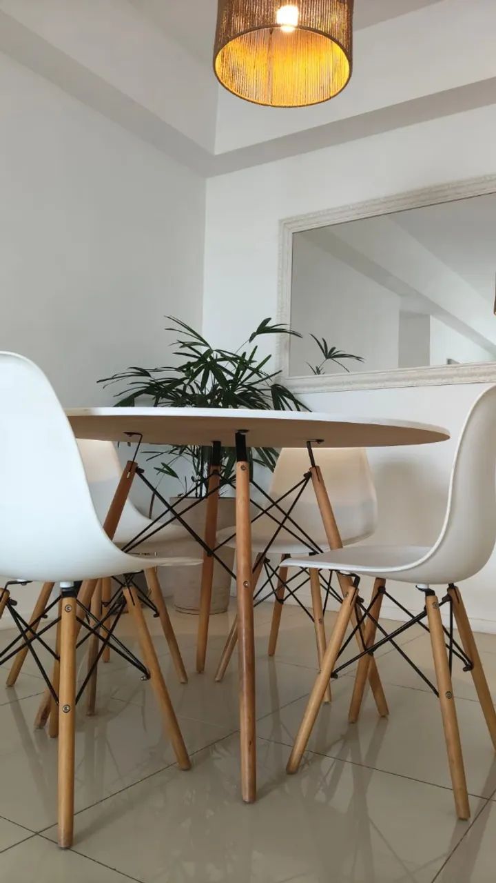 Conjunto Mesa Redonda + 4 Cadeiras Estilo Eames   - Foto 3