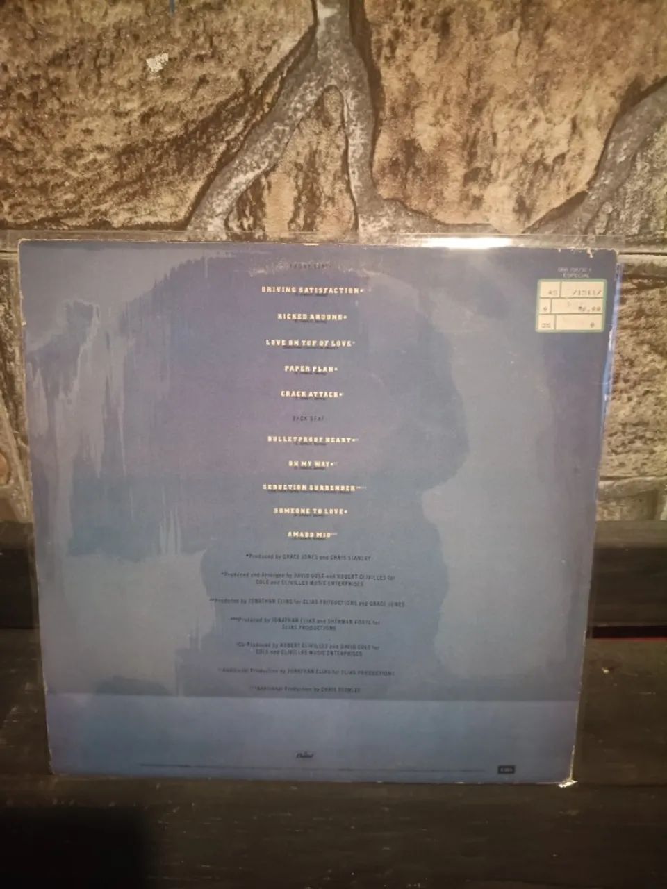 Vinil Grace Jones Bulletproof Heart Impecável - Foto 3