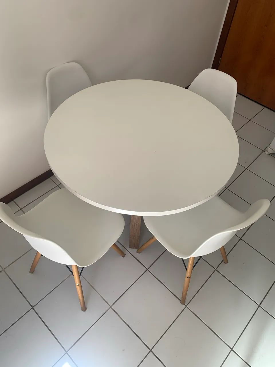 Mesa 4 cadeiras  - Foto 2