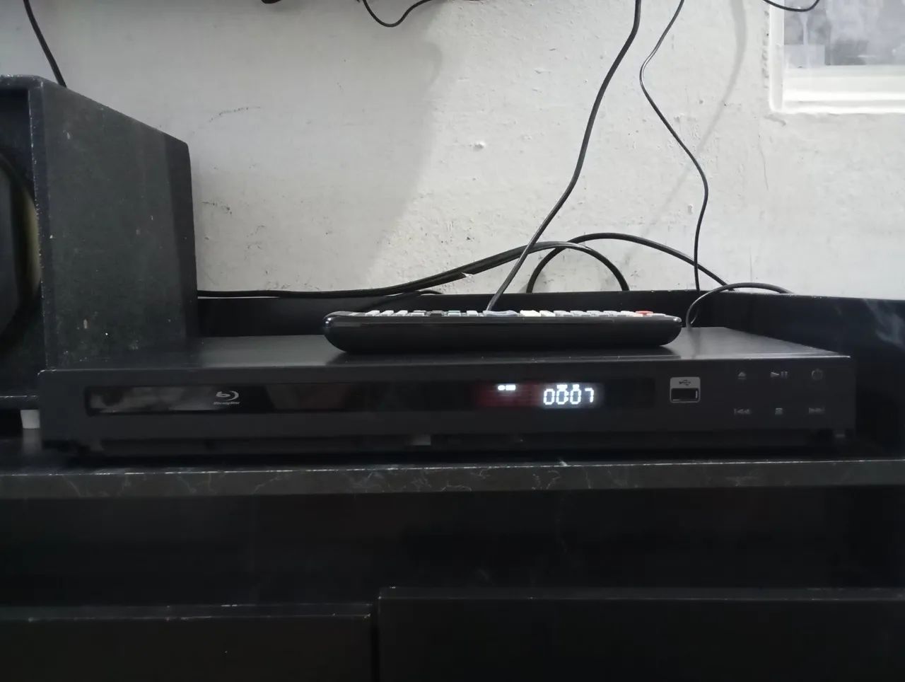 DVD blu-ray Samsung modelo com detalhe