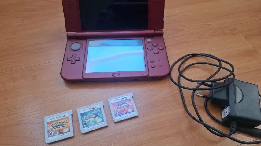New Nintendo 3DS XL Vermelho Seminovo + 3 Jogos Pokémon (X, Sun