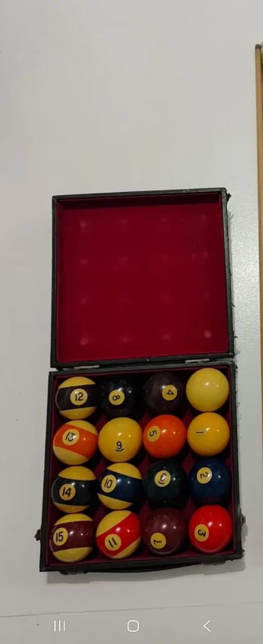 Conjunto de bilhar para colecionador 3 tacos e uma caixa de bolas numeradas. - Foto 2
