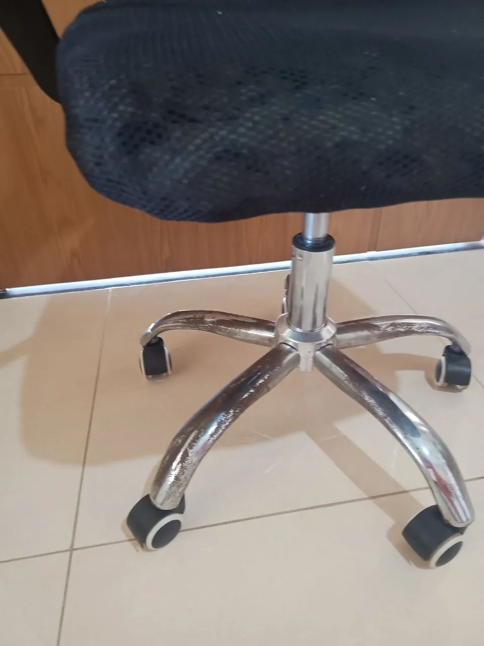 Cadeira para escritório usada  - Foto 3