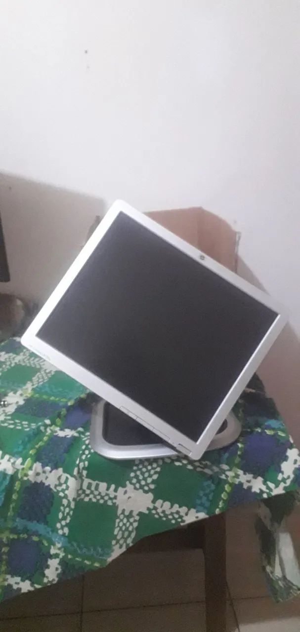 Monitor HP LA 1751g Base Giratória  - Foto 3
