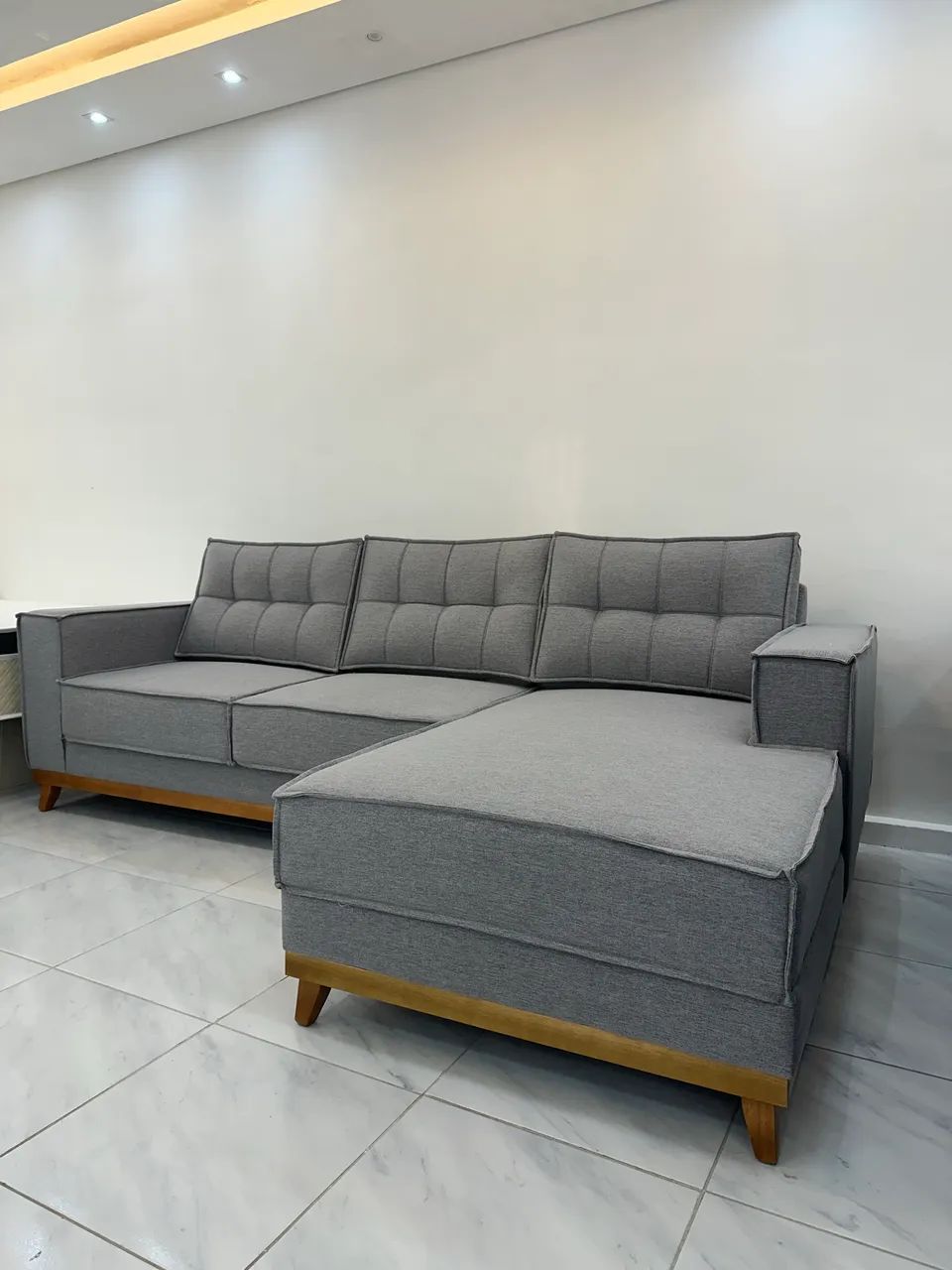 Sofá três lugares  - Foto 2