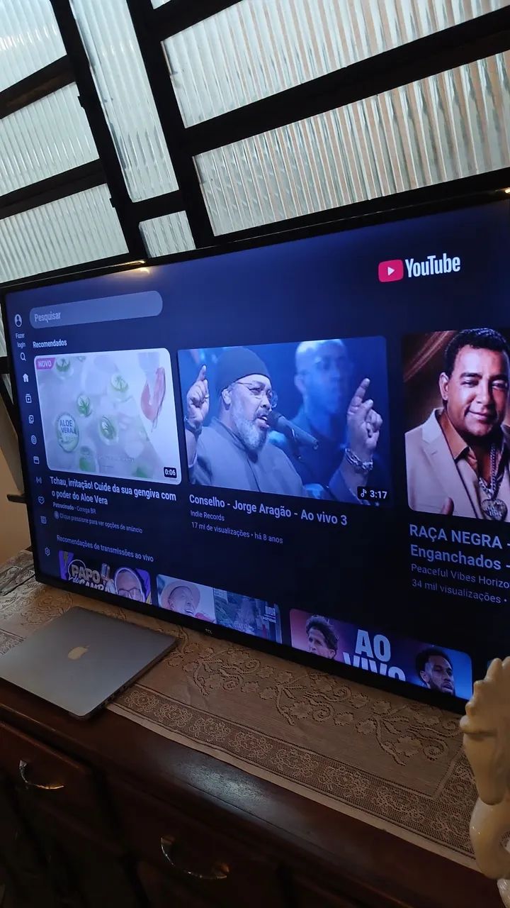 Vendo essa tv da marca TCL DE 50 polegadas SMART tv tudo funcionando perfeitamente  - Foto 4