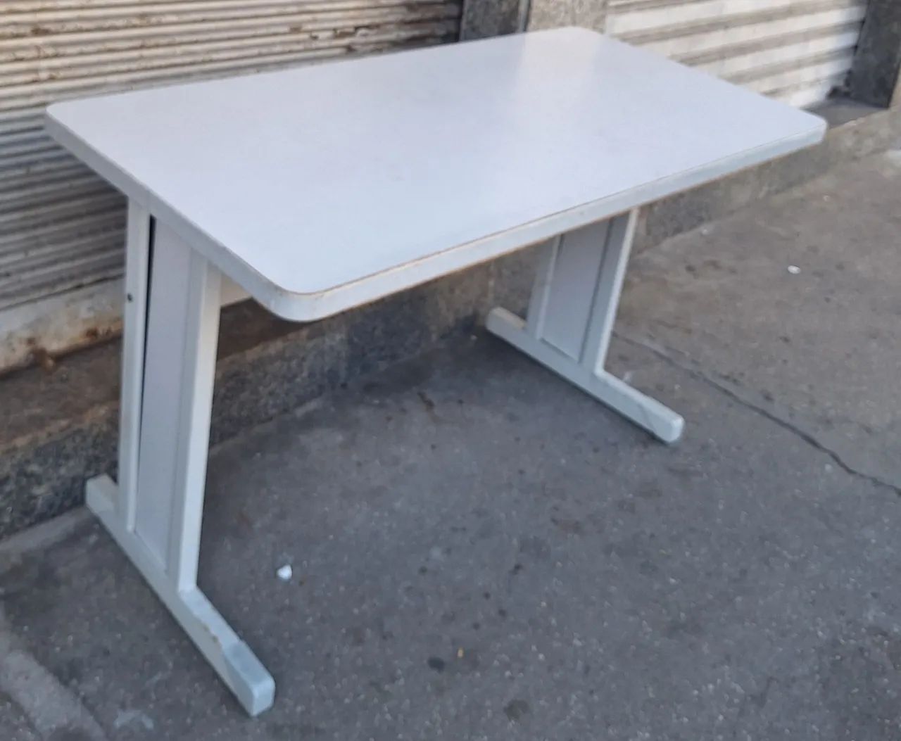 Mesa de escritório.  - Foto 3