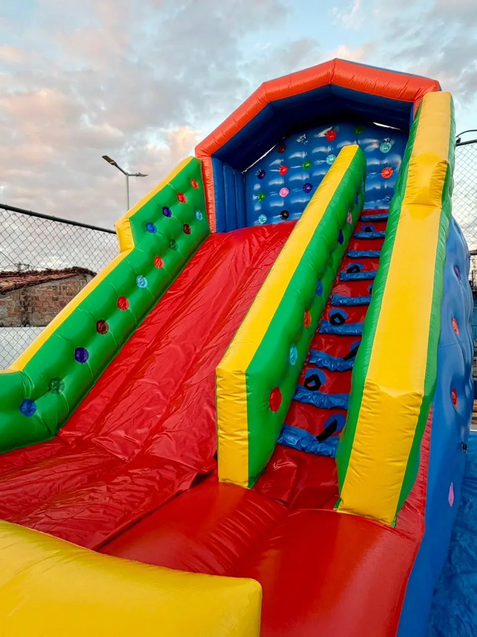 Tobogã Inflável Gigante  - Foto 3