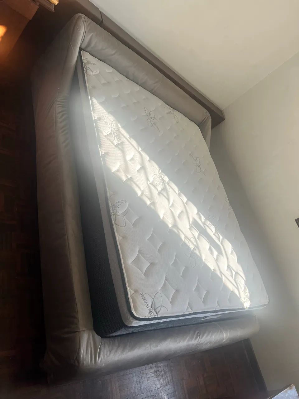 Cama luxo Queen com colchão  - Foto 4