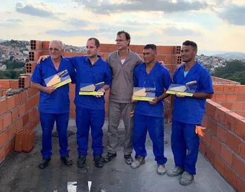 Carpinteiros e Equipes Construções Reformas Consertos e Manutenção  - Foto 2