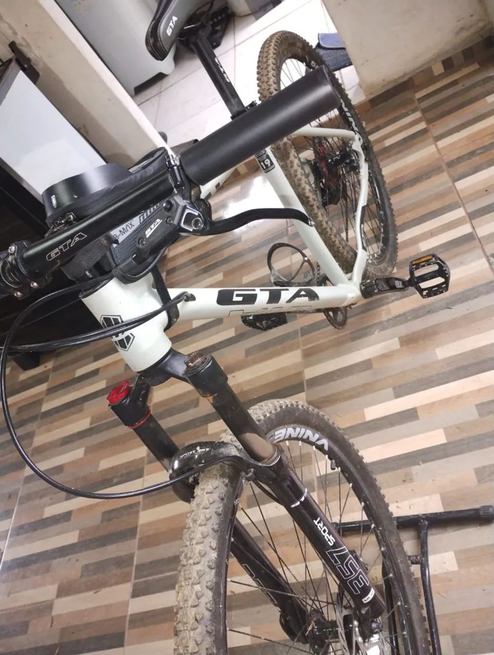 Bicicleta MTB aro 29 - Foto 5