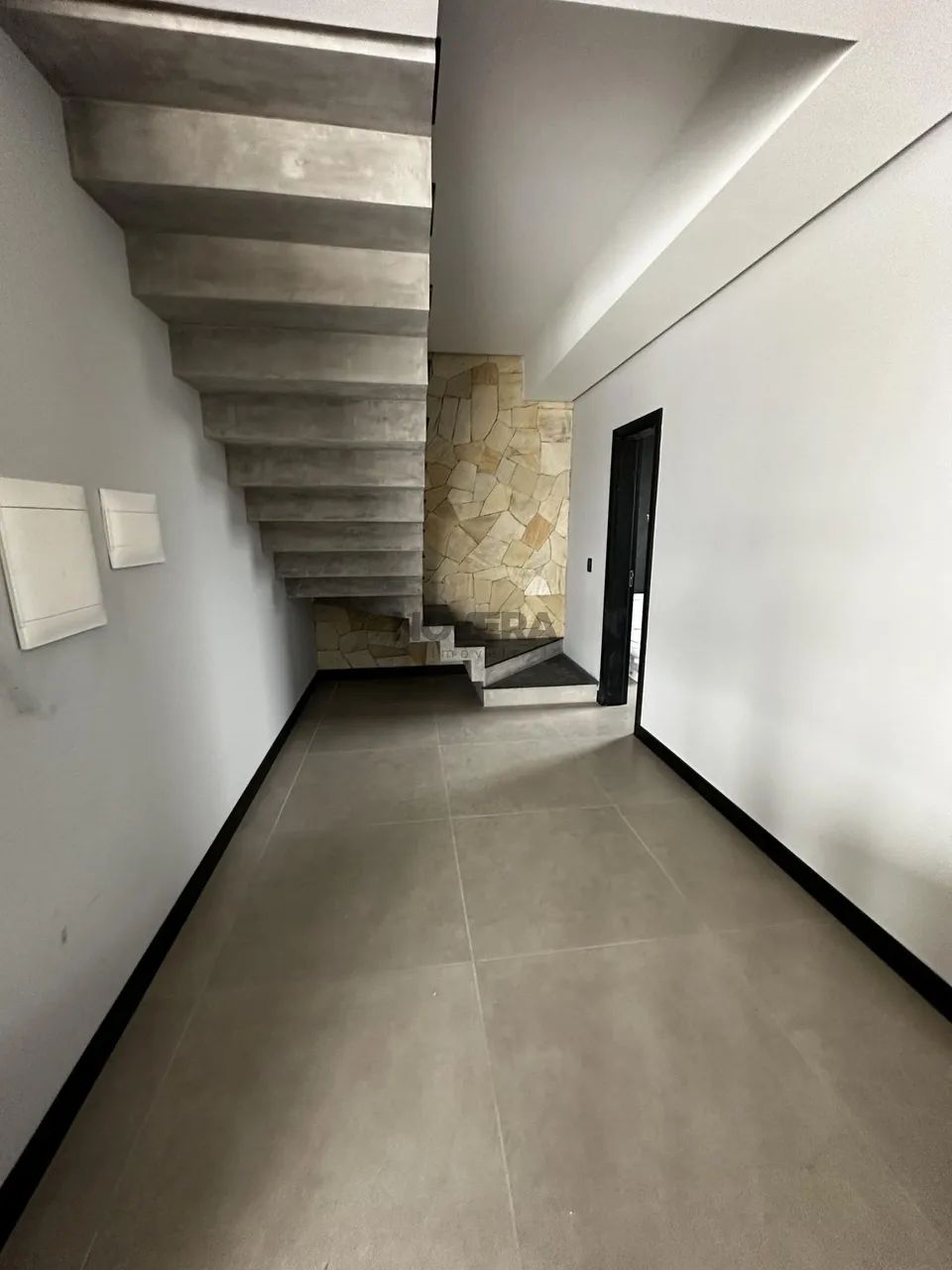 Casa alto padrão semimobiliada no Alphaville - Foto 5