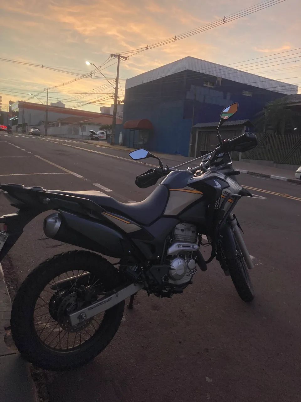 XRE 300 ADVENTURE 2023 - Foto 4