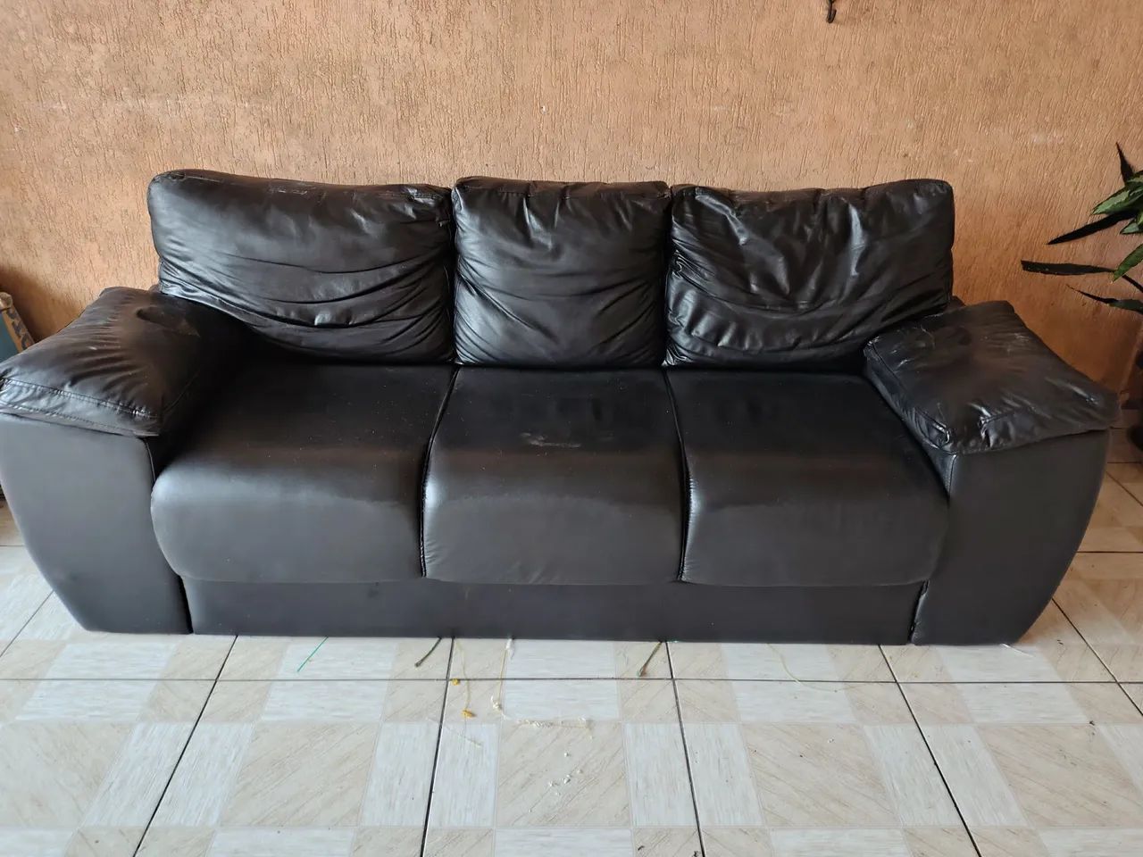 Sofá de couro preto 