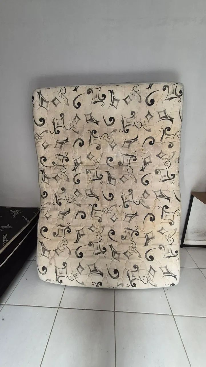 Vende-se Cama + colchão de casal - Foto 3