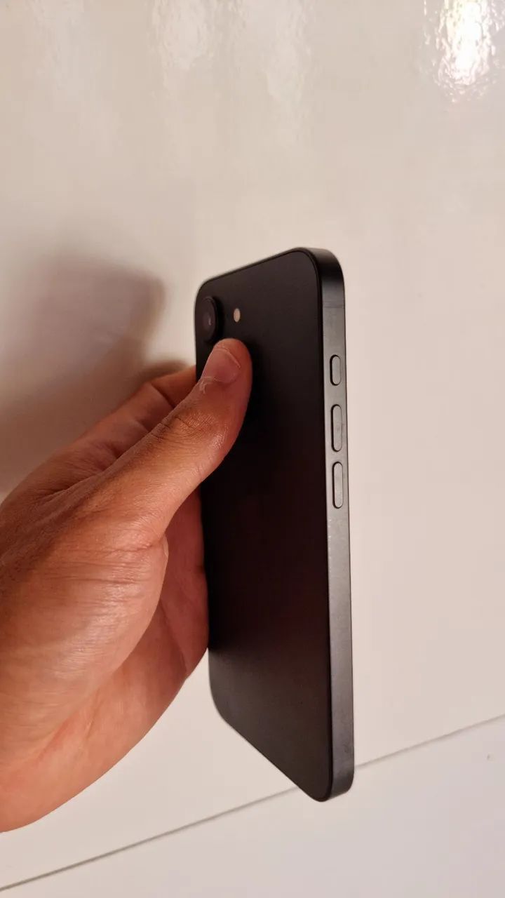 Vendo iPhone 16e - Foto 2