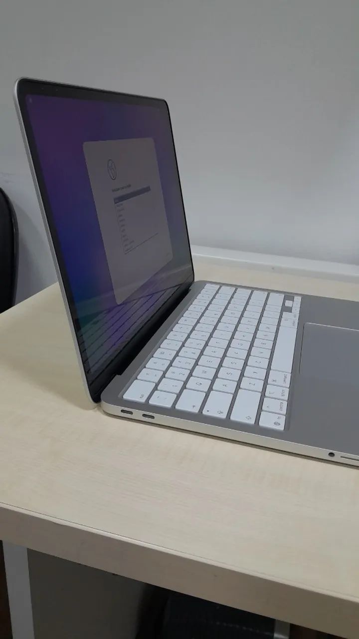 Macbook Neo prateado - Foto 4