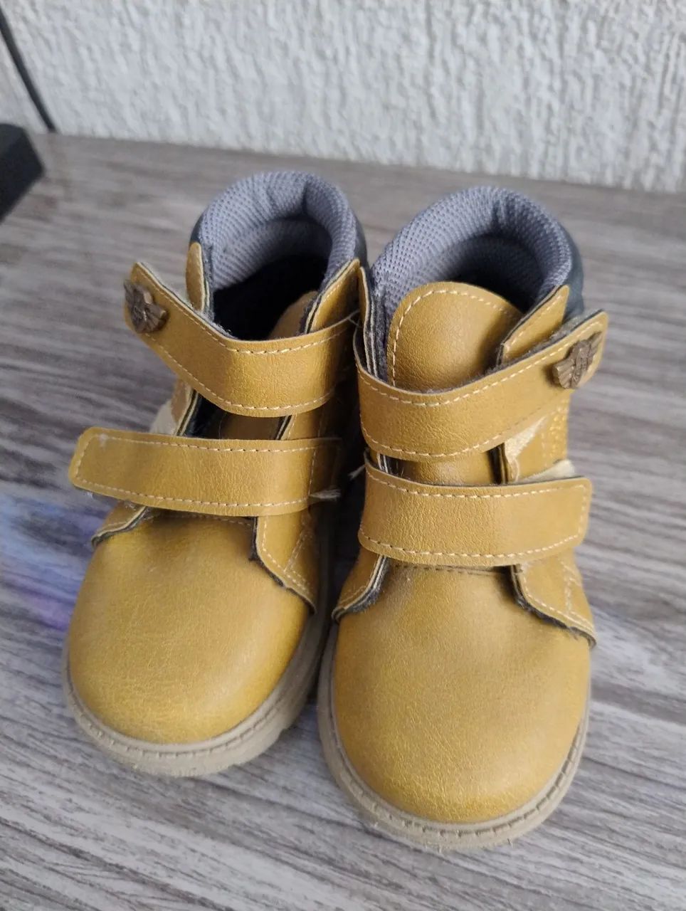 Bota infantil semi nova. - Foto 2