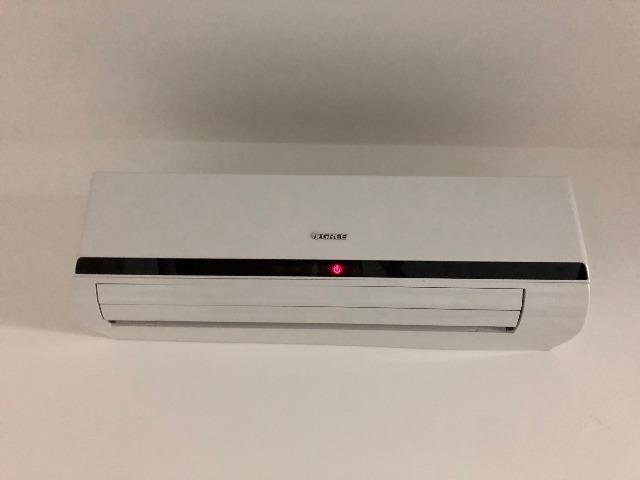Três Ar Condicionado Split GREE 7.000 BTUs - Usados