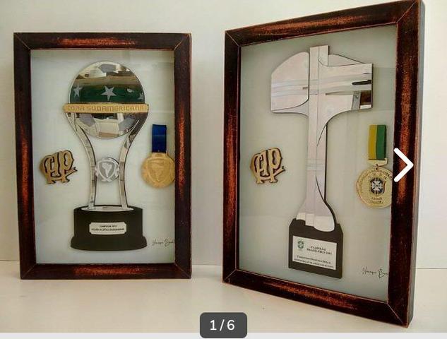 Moldura com taça (ESTOU A PROCURA)