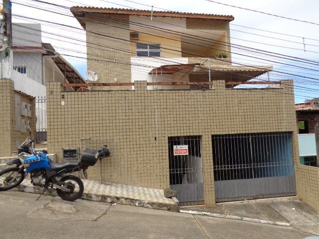 COD 575 - Casa De 2/4 Com Armários E Três Quitinetes Em Brotas