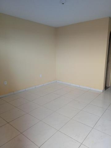 Alugo Apartamento na Rua Samuel Uchoa, em frente ao mercantil - Foto 4