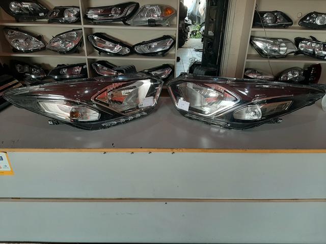 Farol Ônix Prisma 2017 a 2019 originais Com Led 399.00 cada