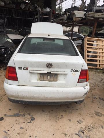 Sucata Volkswagen Polo Classic 1999 1.8 8v Para retirada de peças - Foto 2